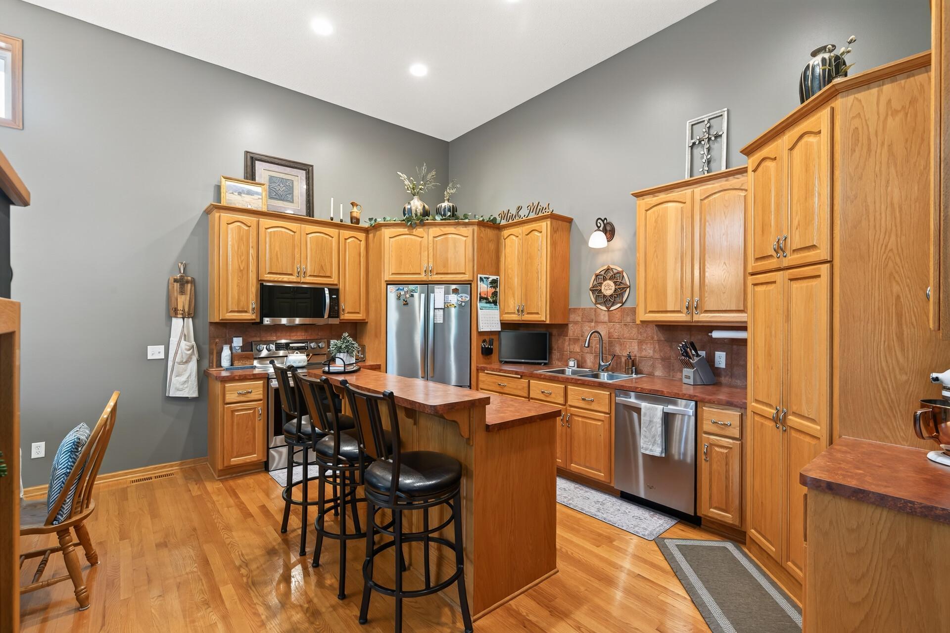 main property photo 24