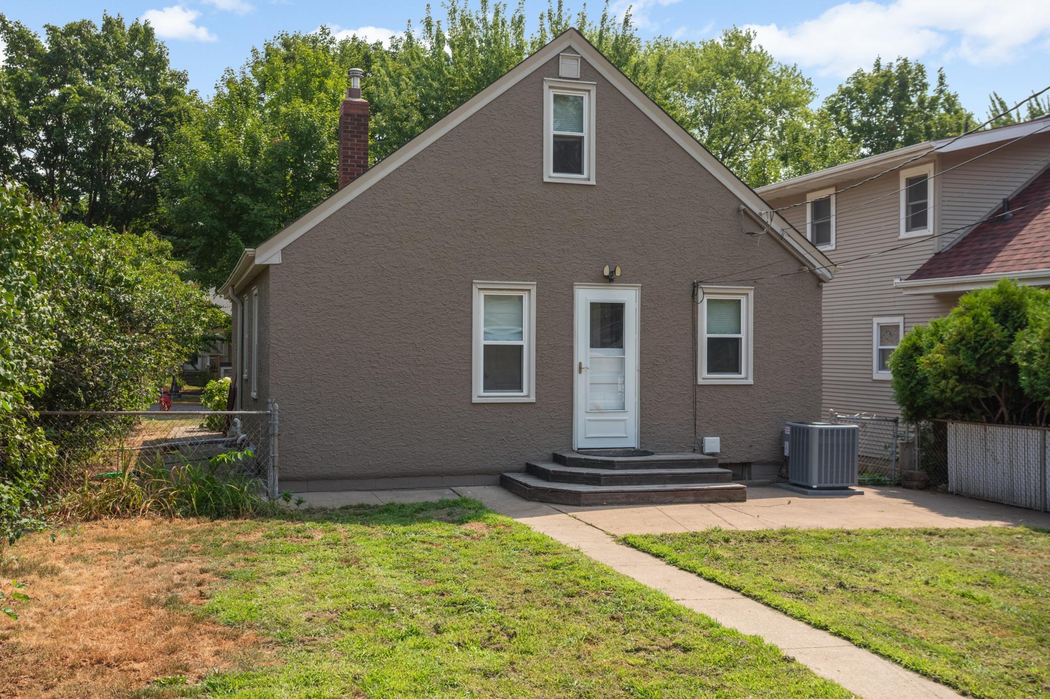 main property photo 30