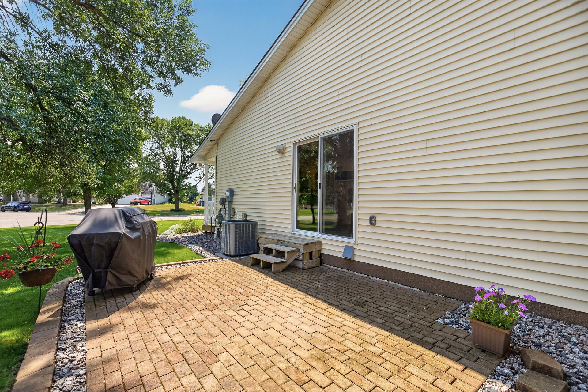 main property photo 28