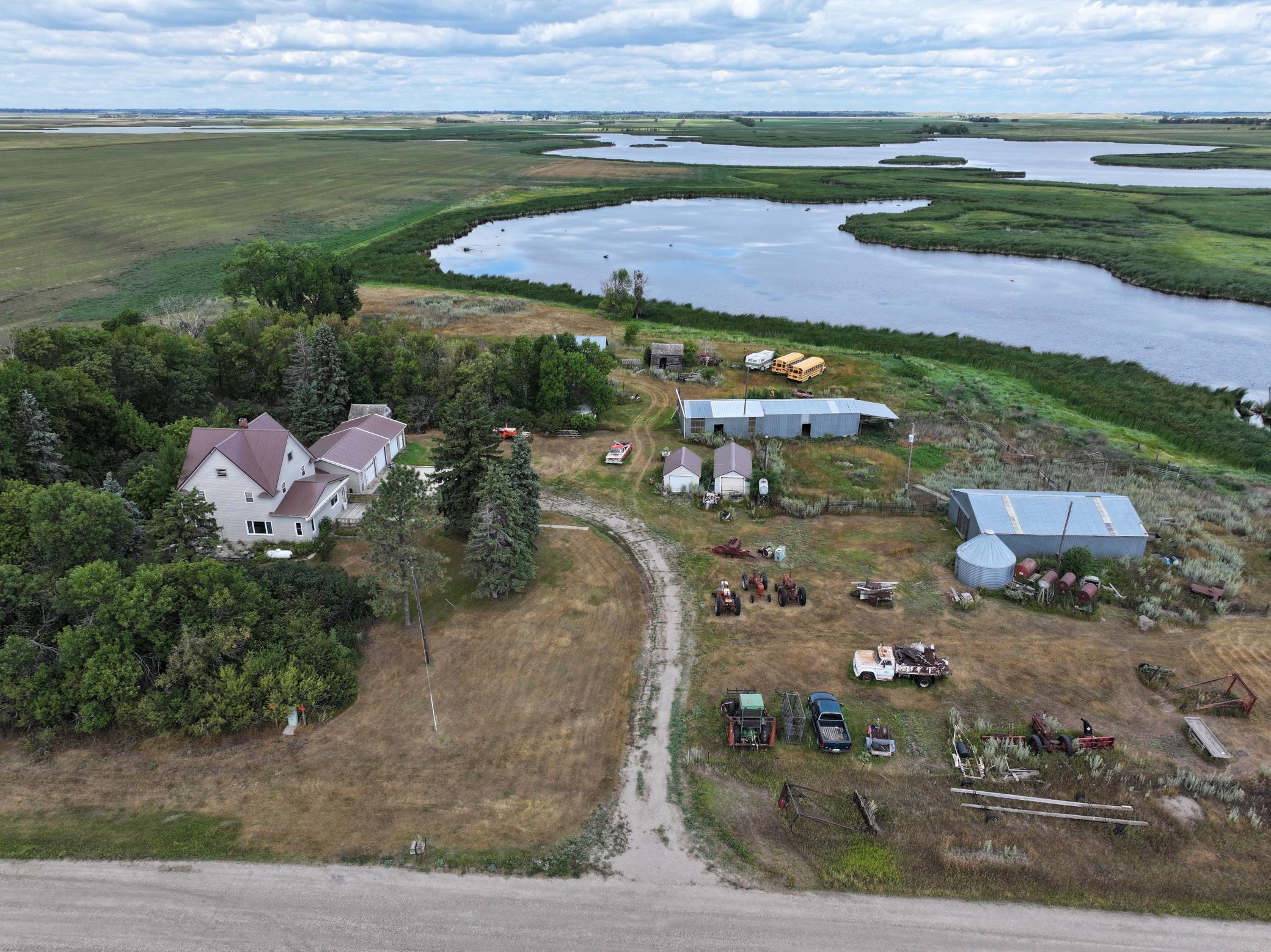 main property photo 10