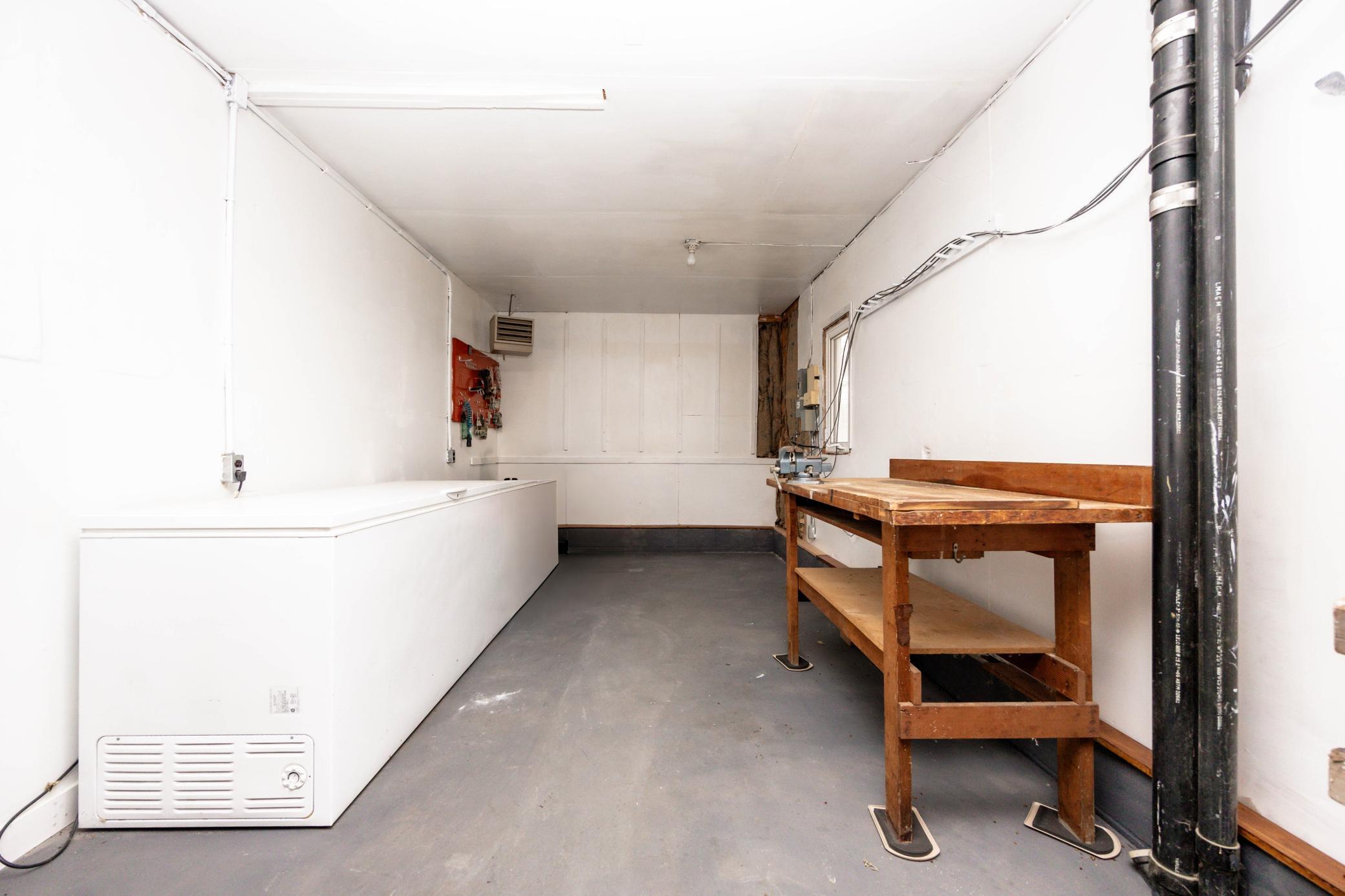 main property photo 50