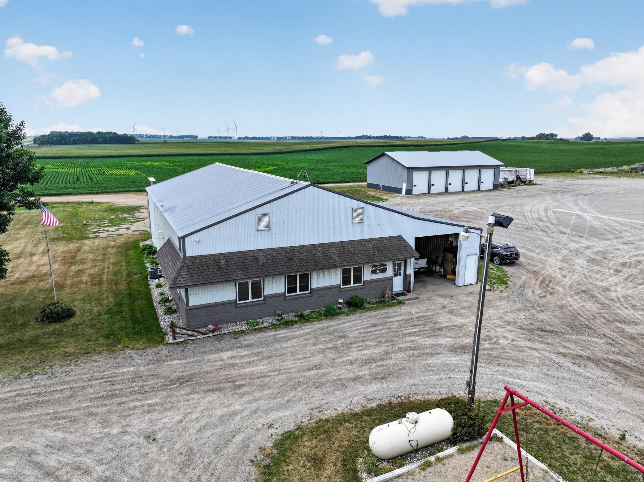 main property photo 17