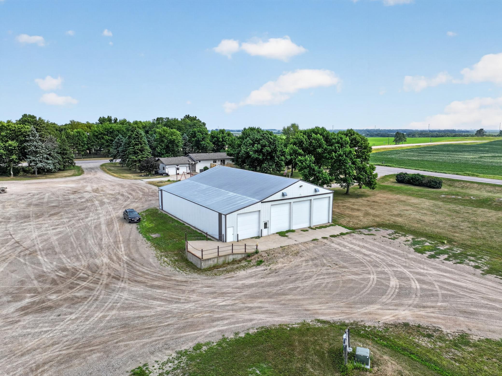 main property photo 18