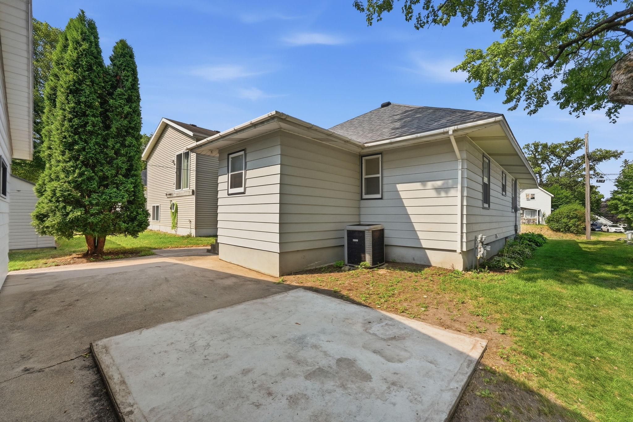 main property photo 24