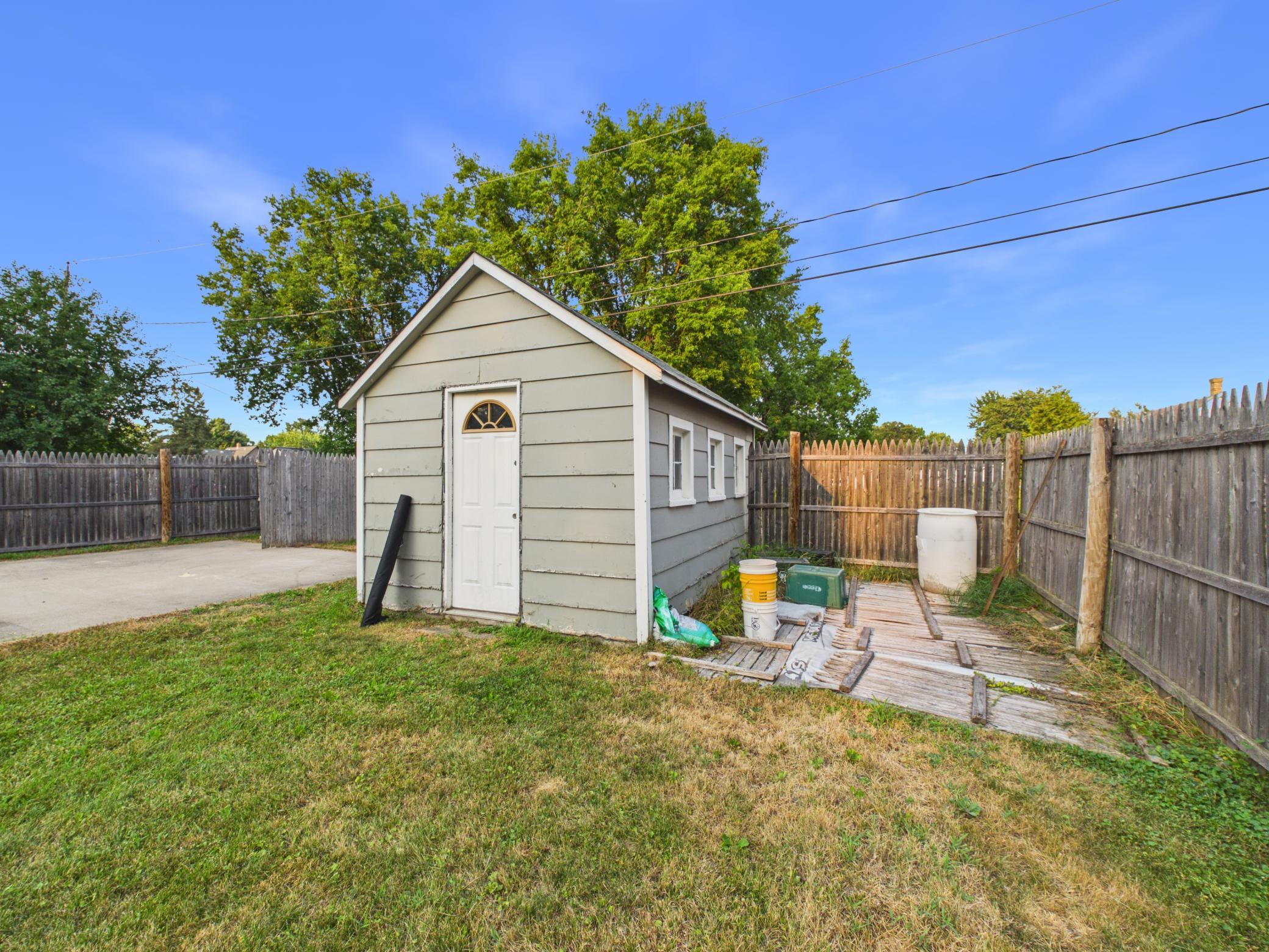 main property photo 20