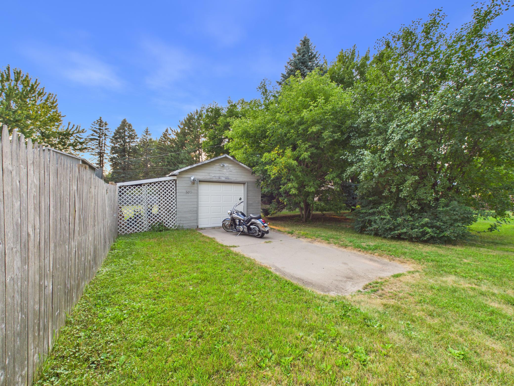 main property photo 22