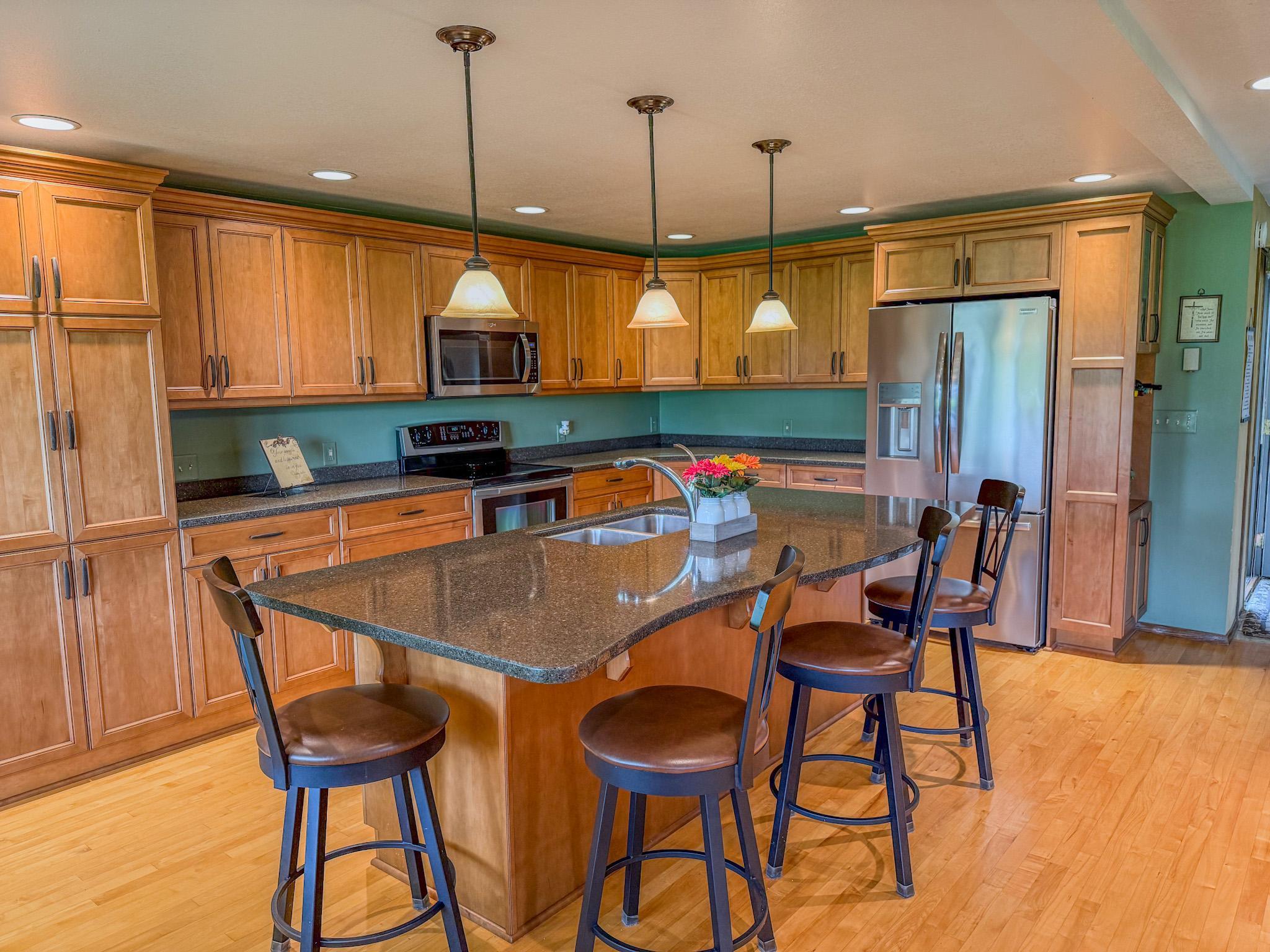 main property photo 6