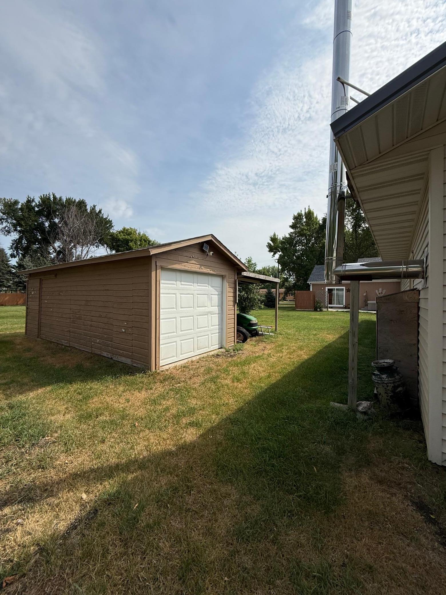 main property photo 33