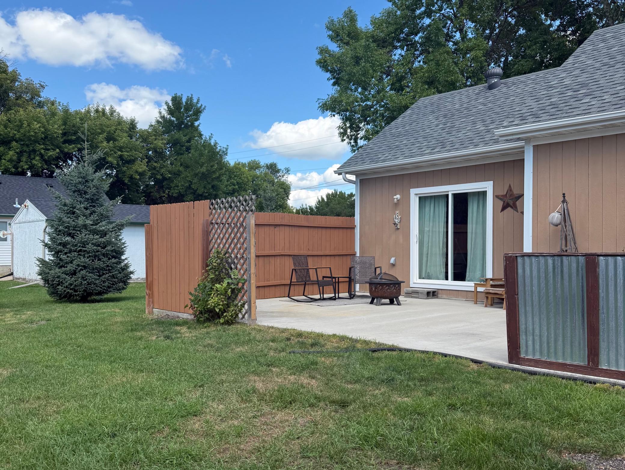 main property photo 41