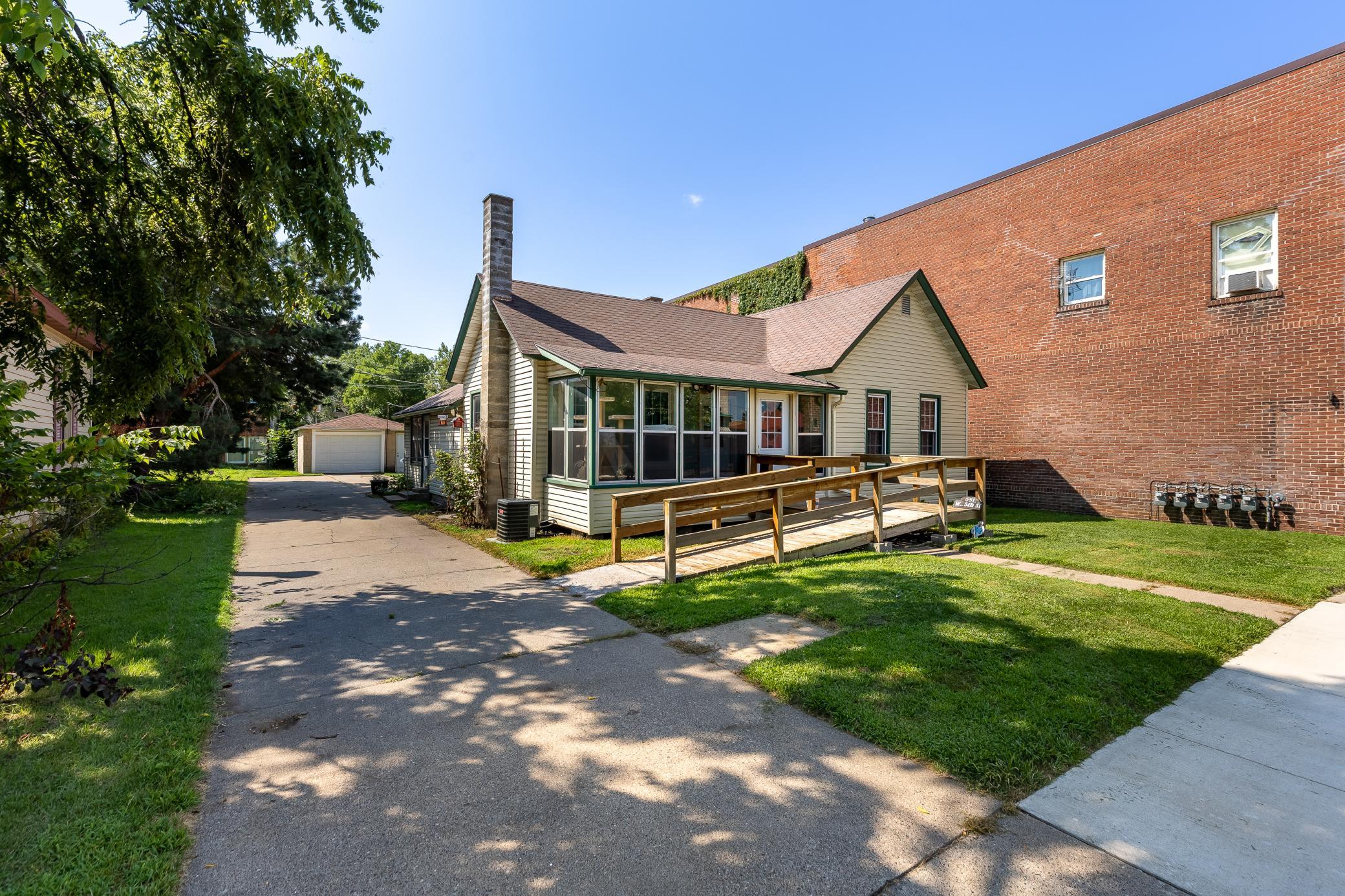 main property photo 16