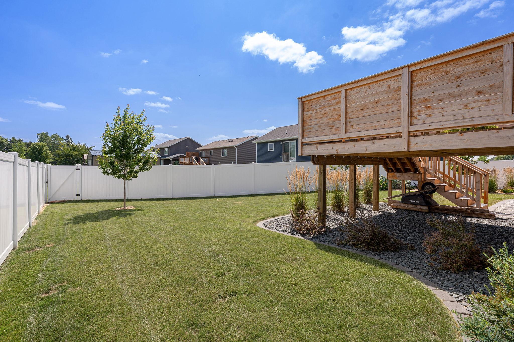 main property photo 13
