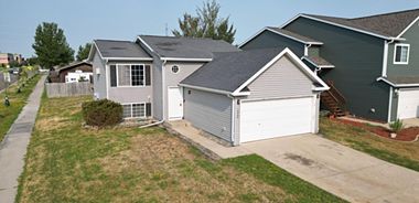 image of property with 4 Bed | 2 Bath | 1,894 Sqft