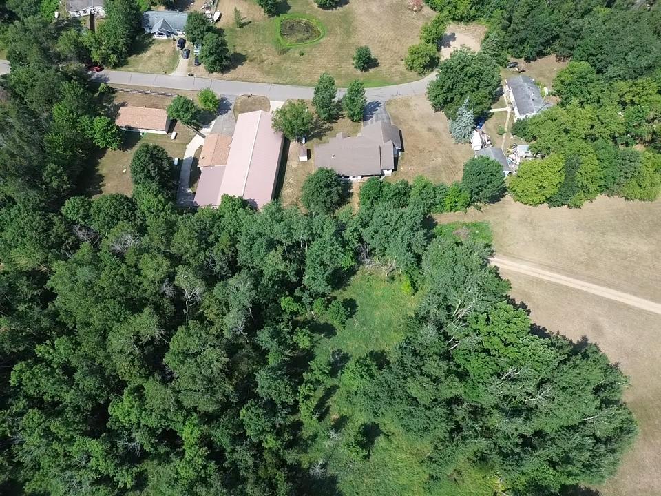 main property photo 32