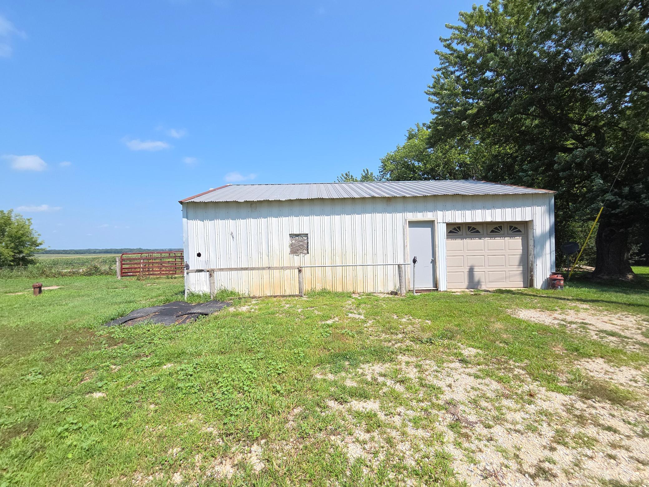 main property photo 28