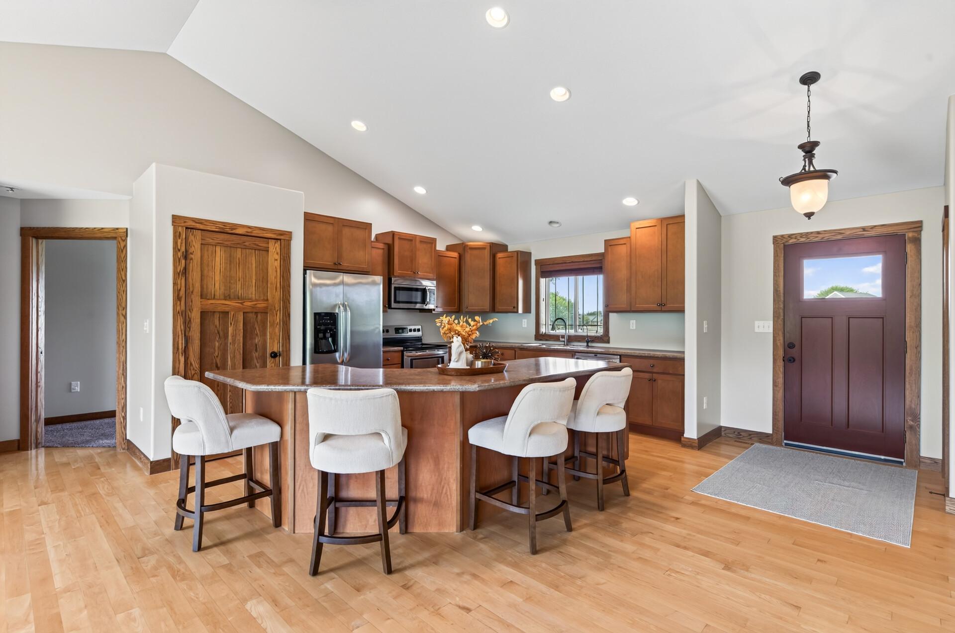 main property photo 8
