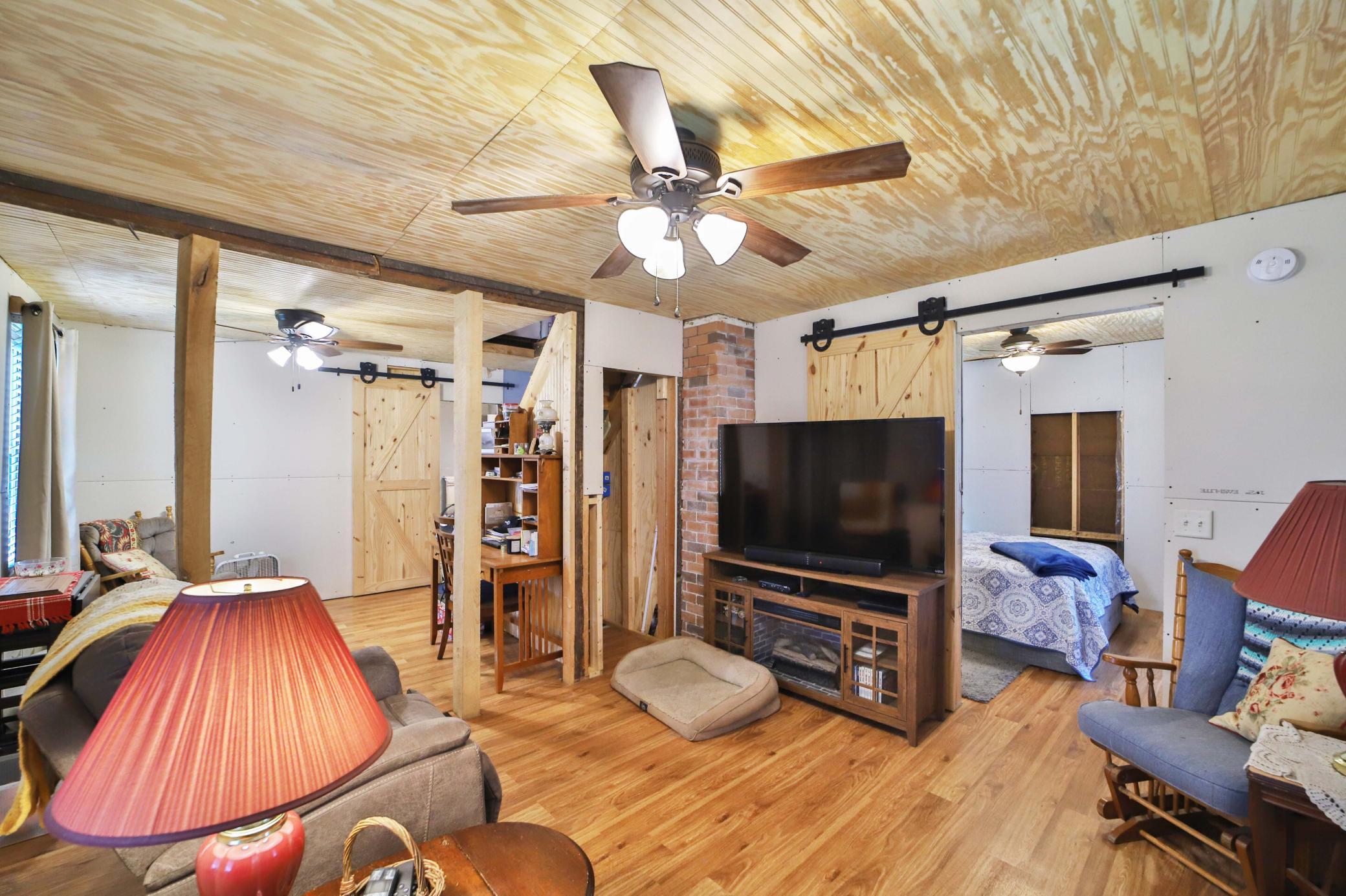 main property photo 17