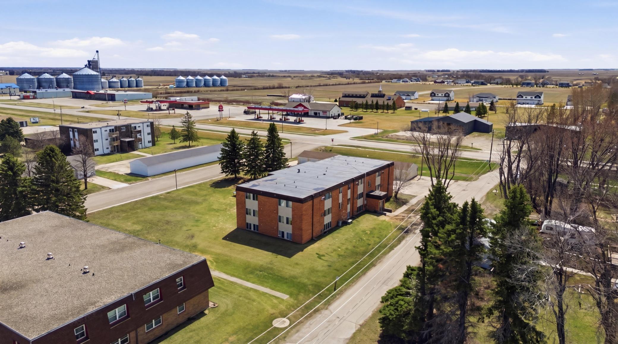 main property photo 33