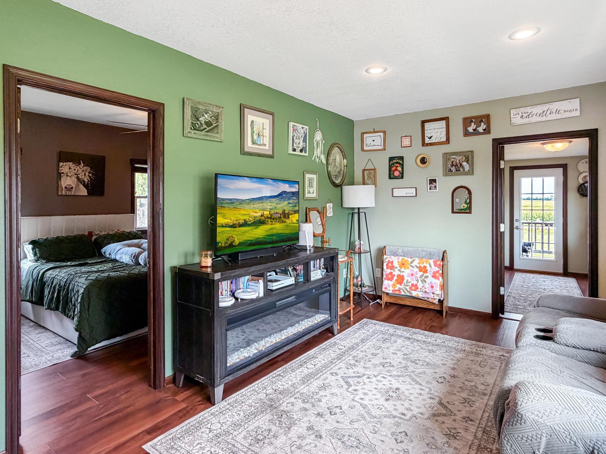 main property photo 17