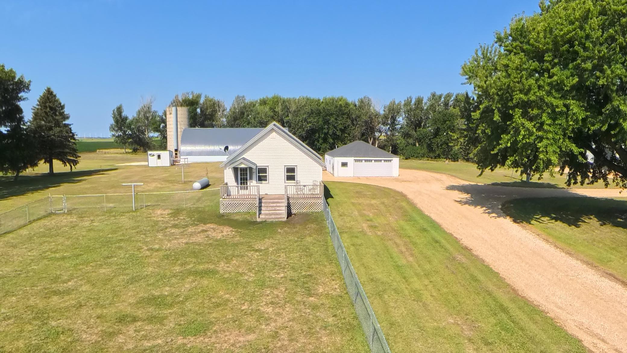 main property photo 43