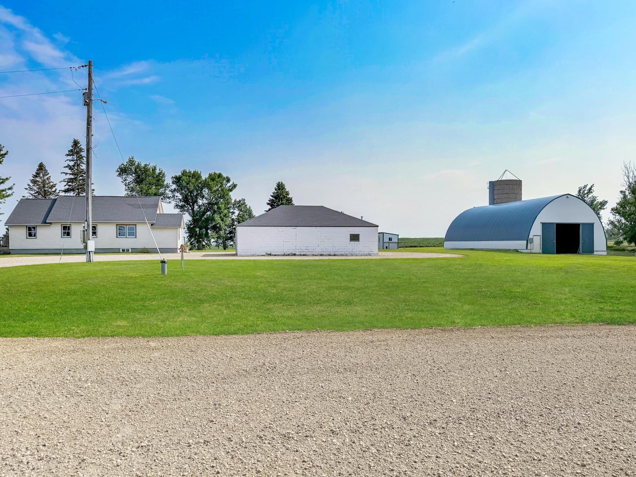 main property photo 6