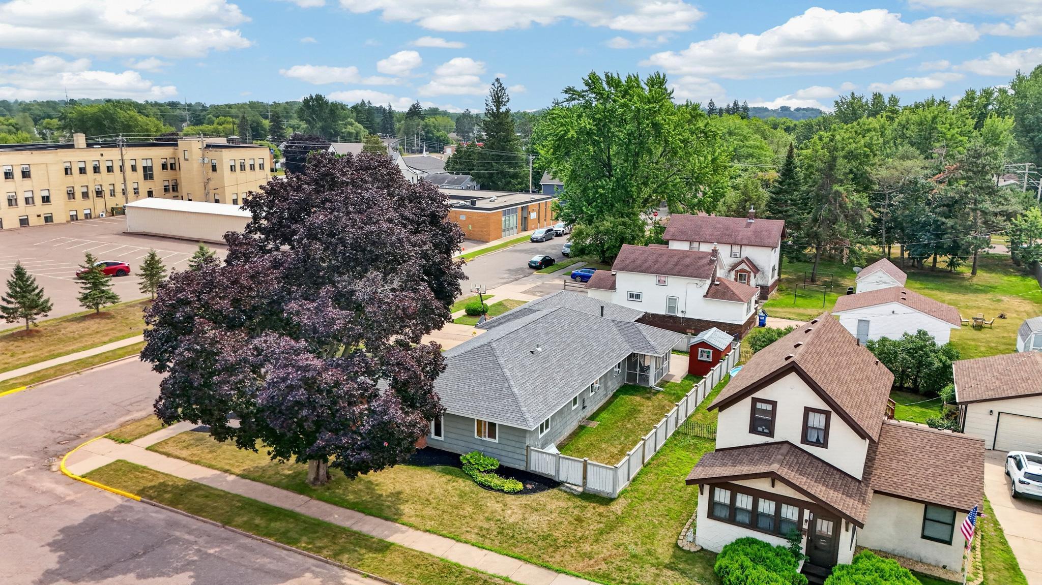 main property photo 40