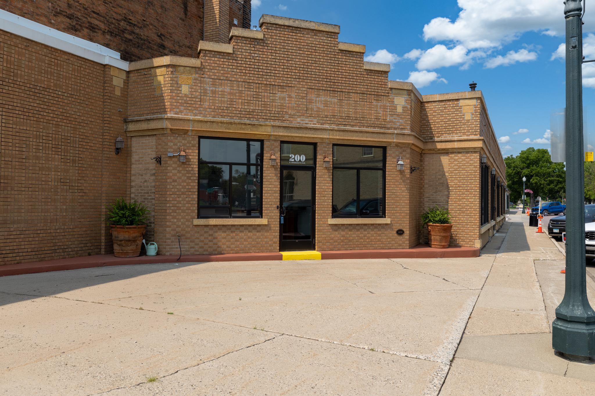 main property photo 28