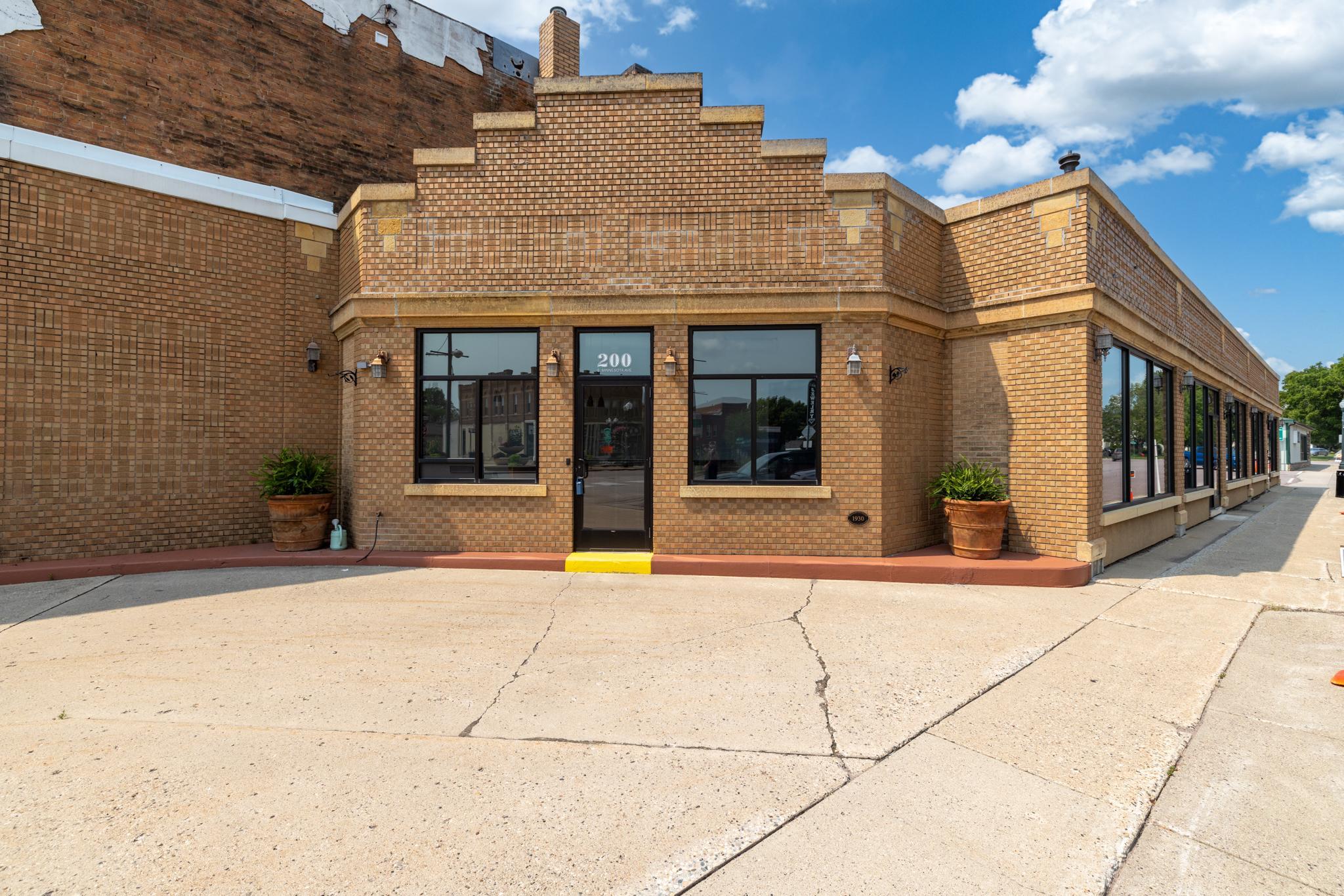 main property photo 30