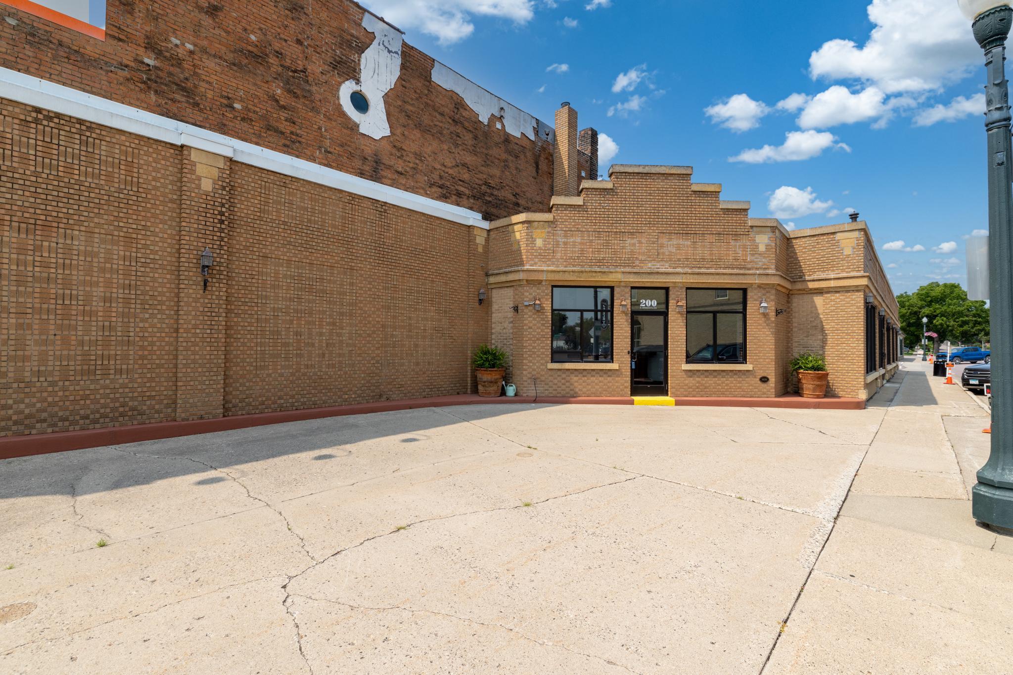 main property photo 32