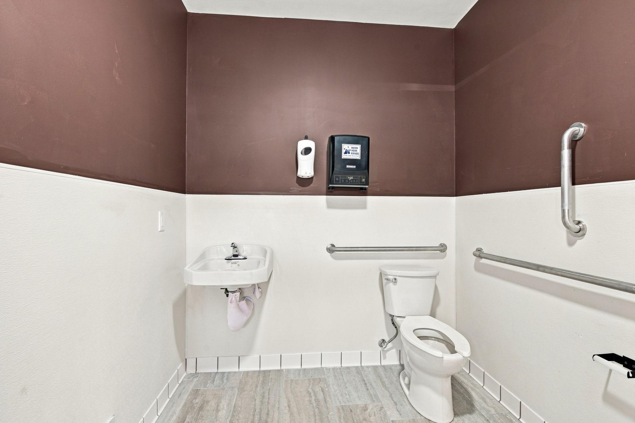 main property photo 18