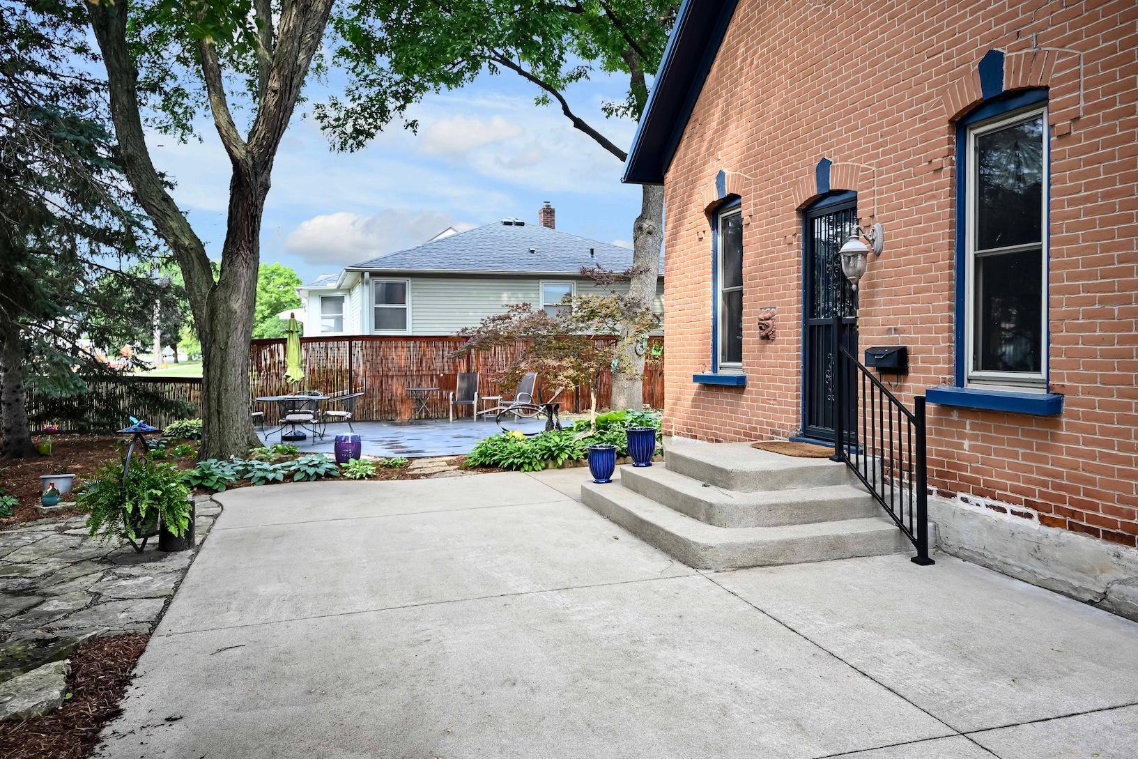 main property photo 20