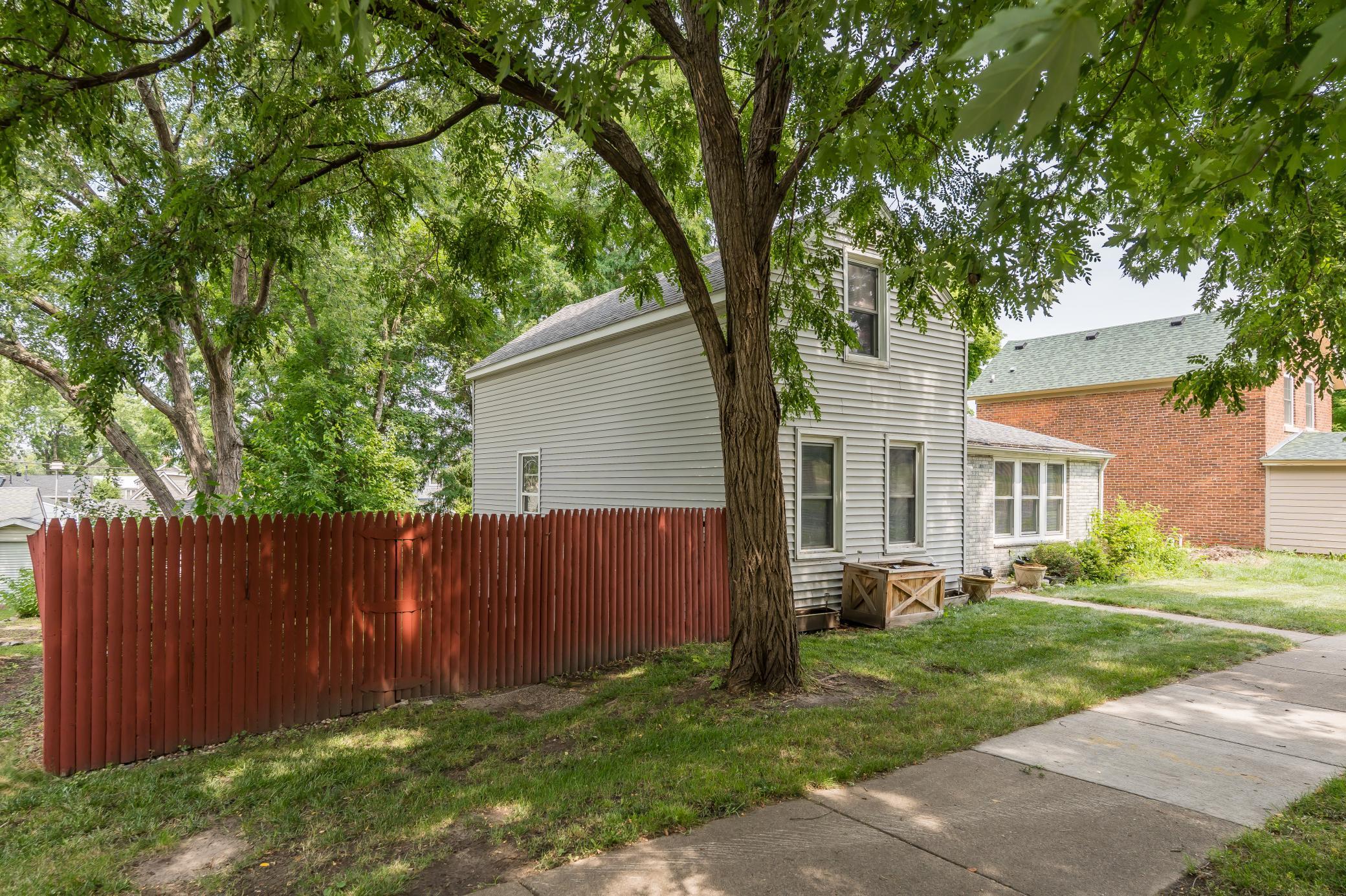 main property photo 29