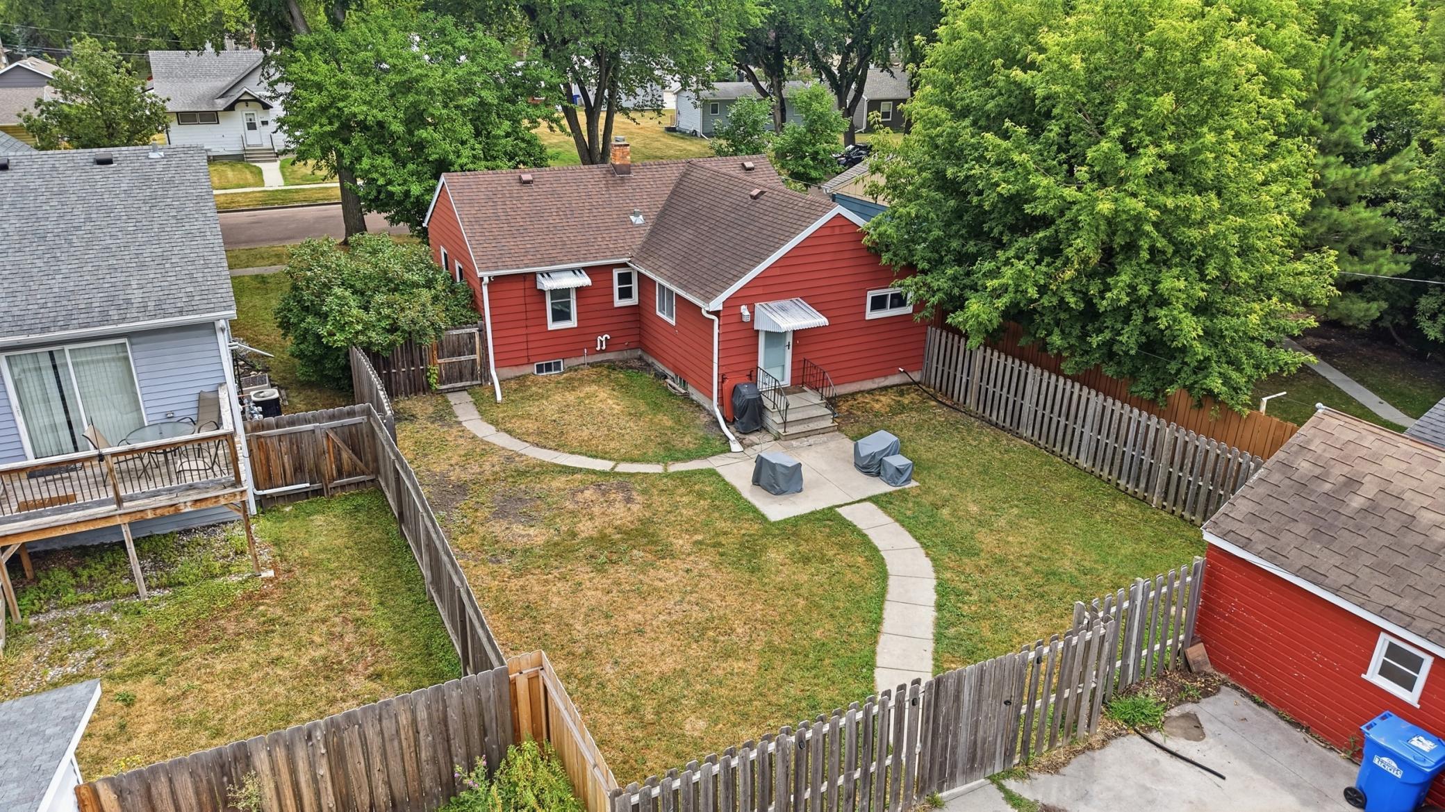 main property photo 23