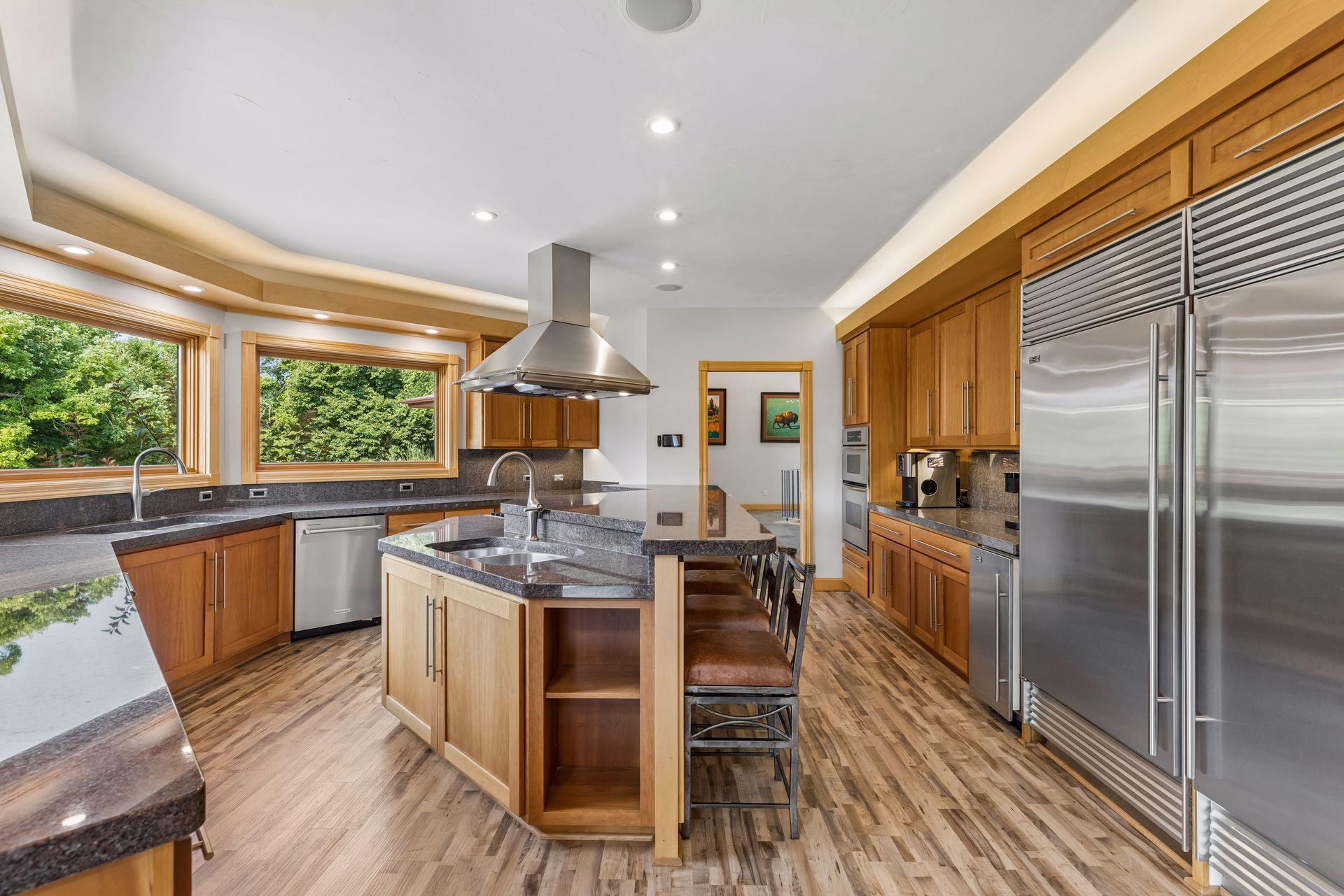 main property photo 6