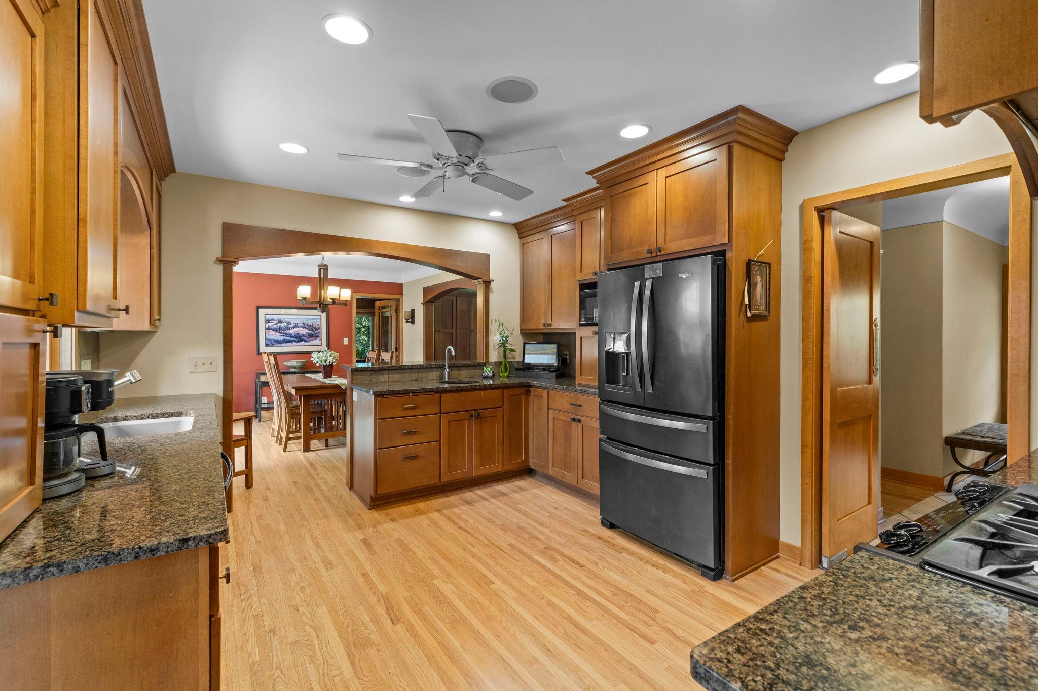 main property photo 16