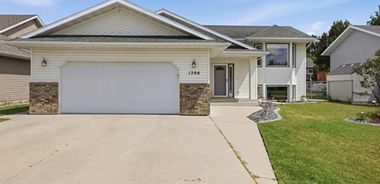 image of property with 4 Bed | 3 Bath | 2,172 Sqft