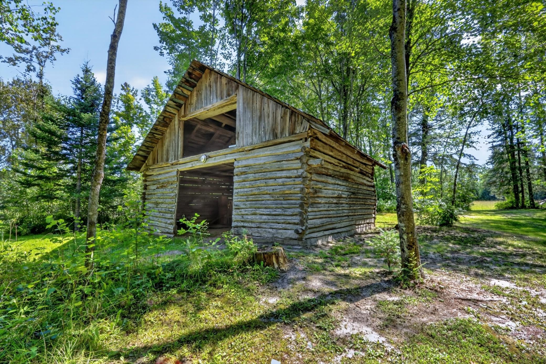 main property photo 22