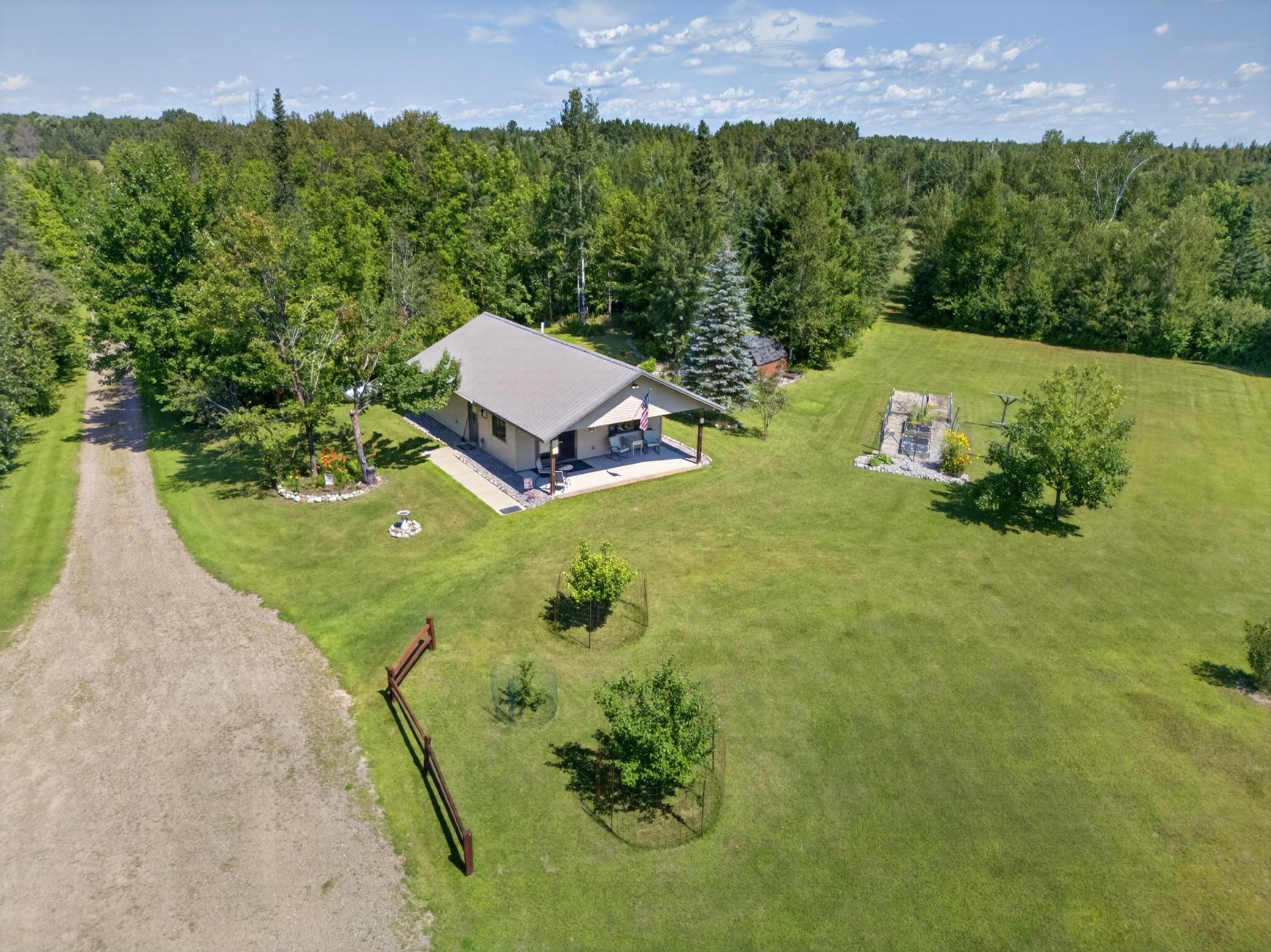 main property photo 28