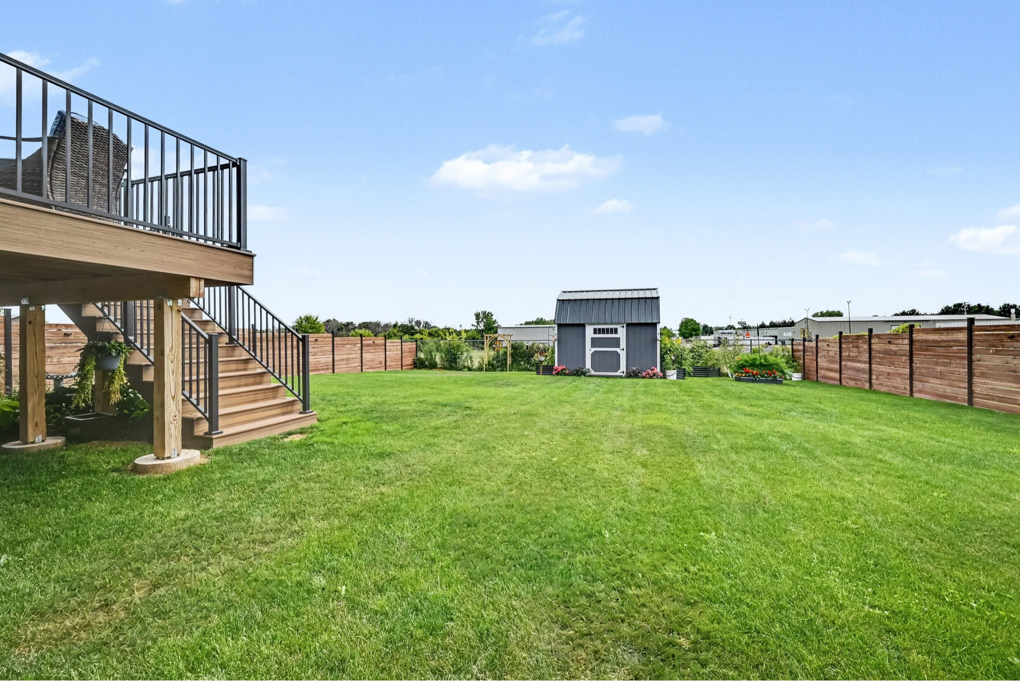 main property photo 32