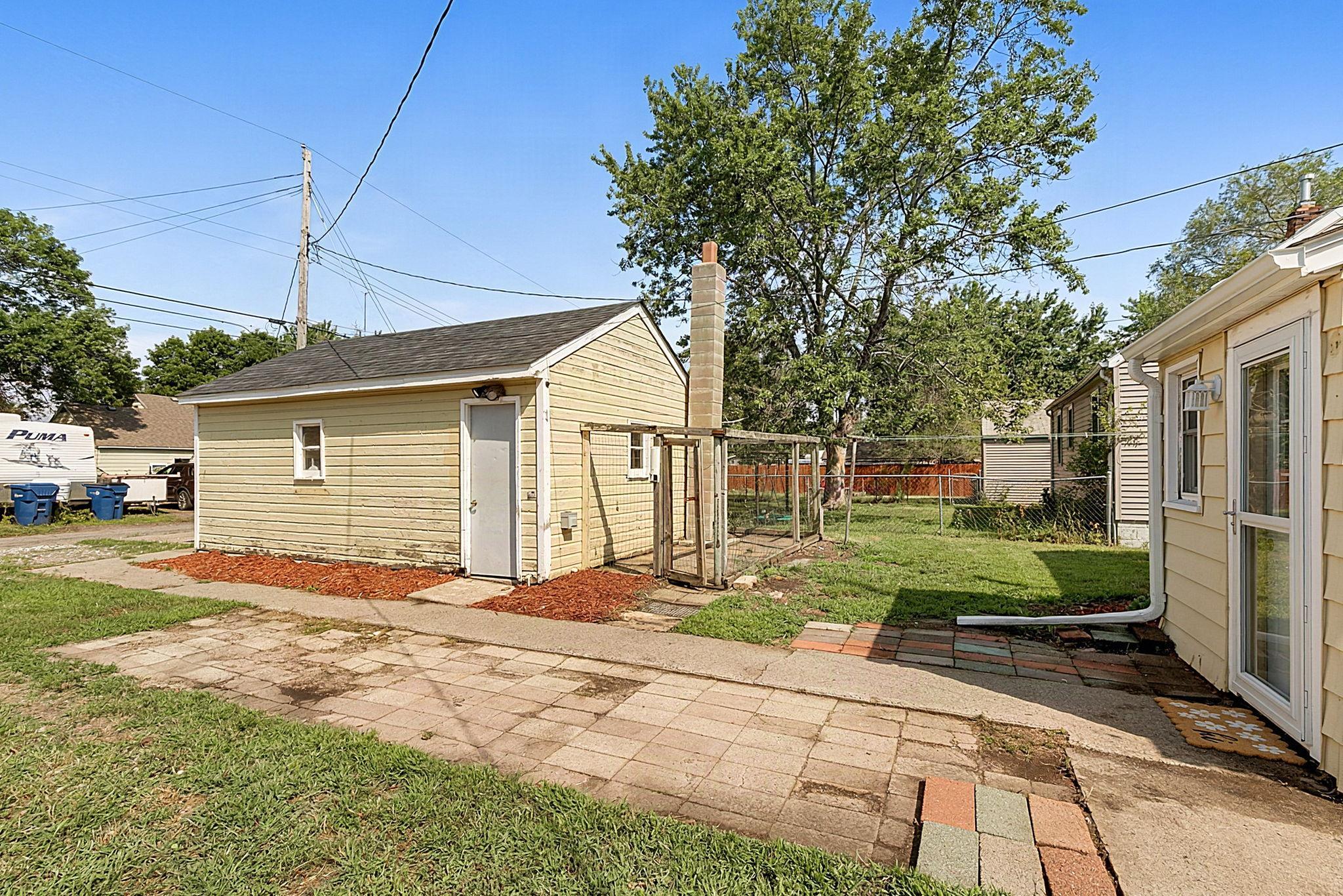 main property photo 13