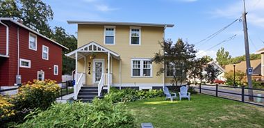 image of property with 3 Bed | 2 Bath | 1,464 Sqft