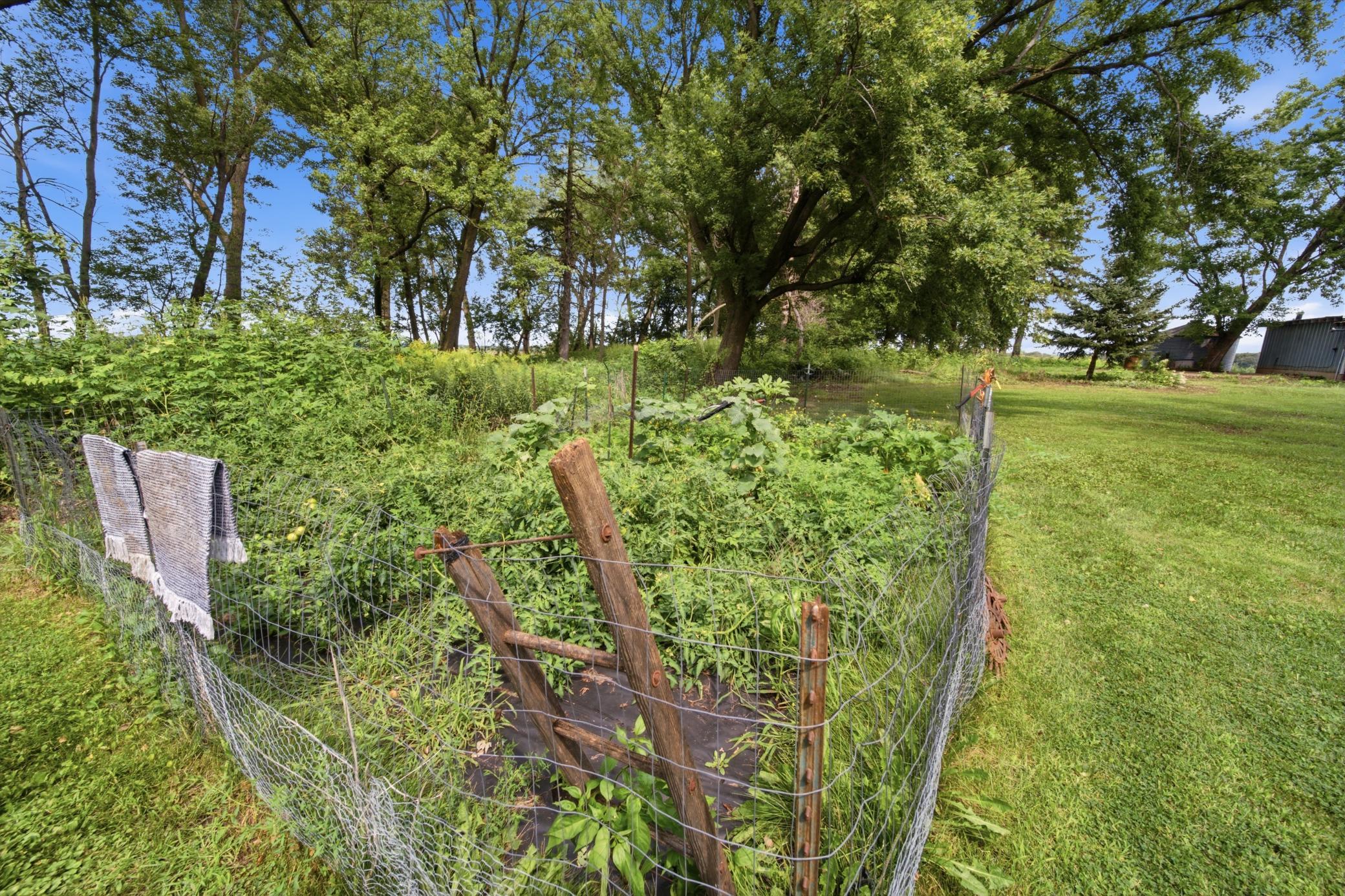 main property photo 39