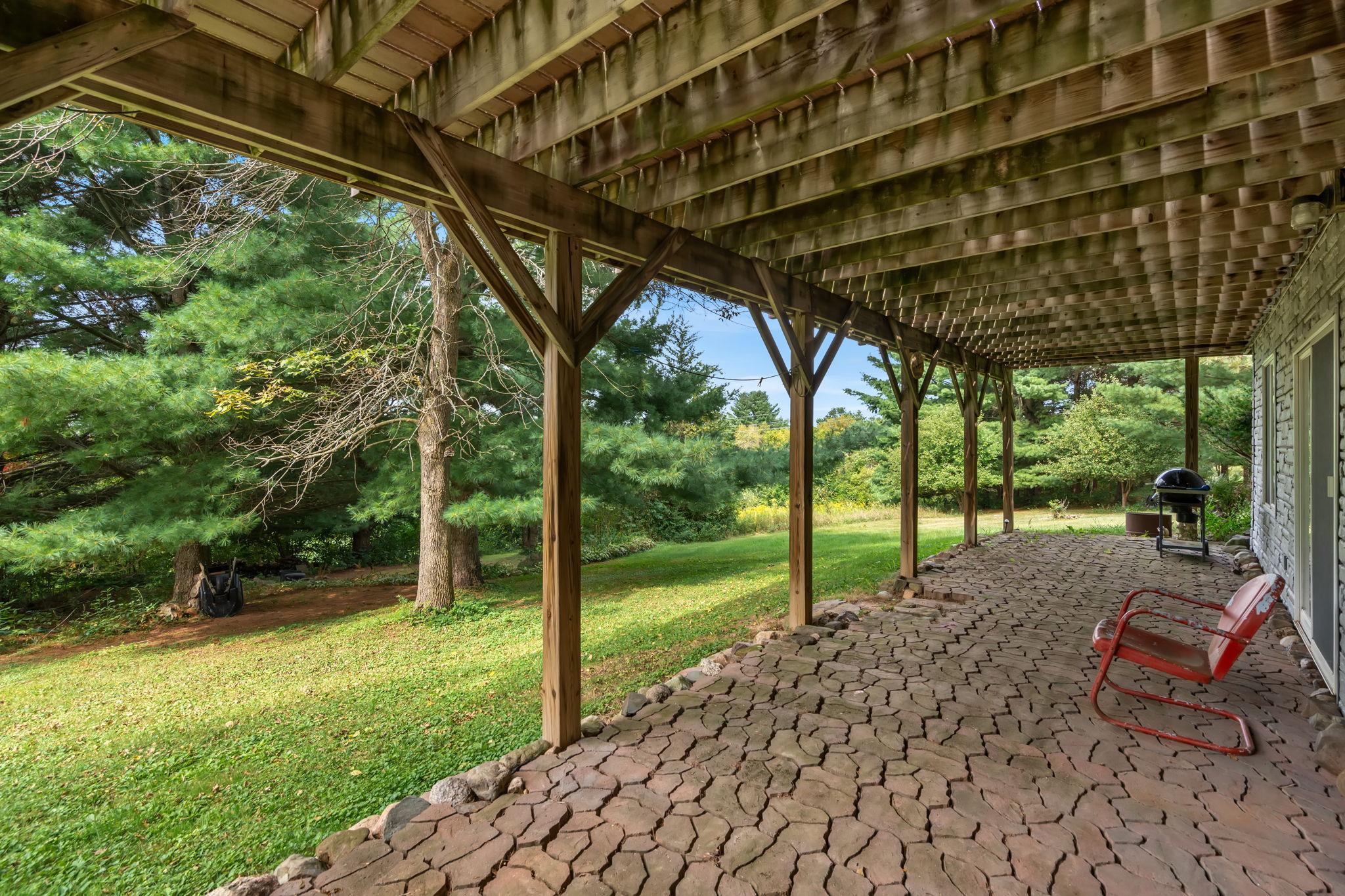 main property photo 40