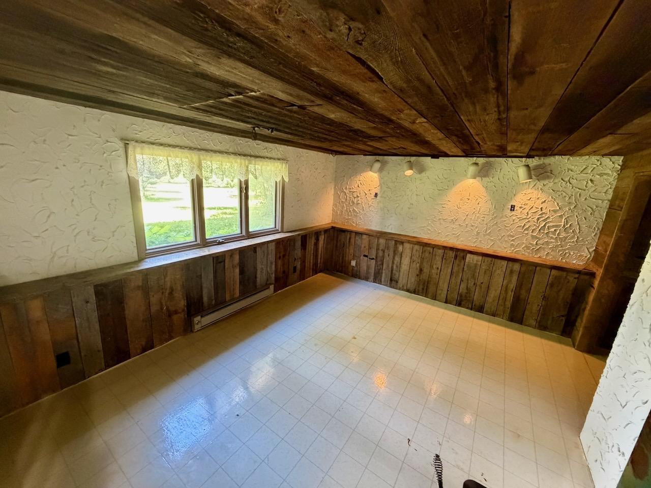 main property photo 76