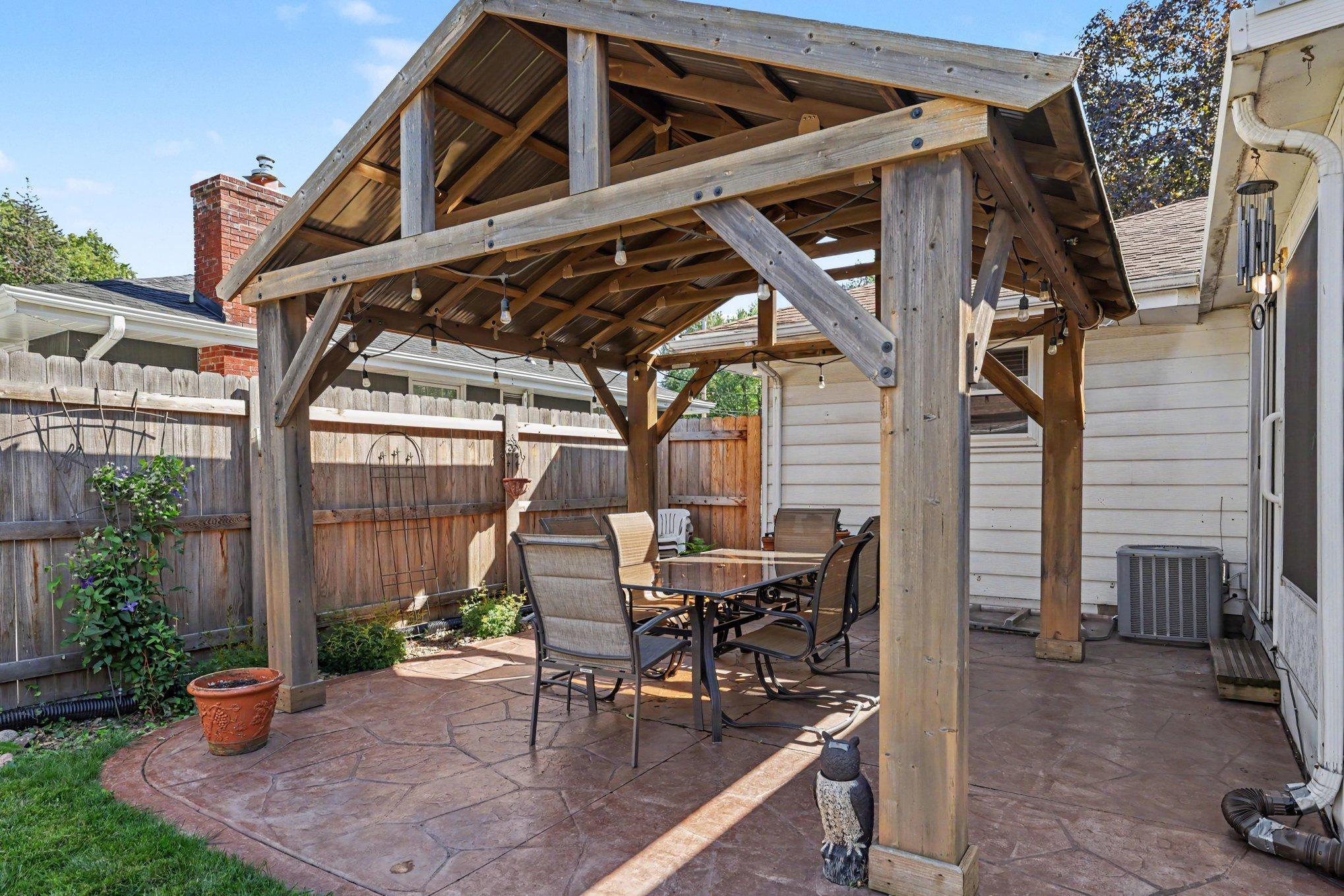 main property photo 33