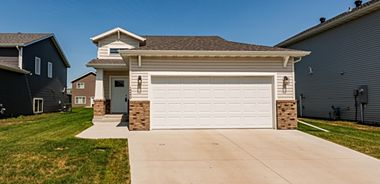 image of property with 3 Bed | 2 Bath | 1,664 Sqft
