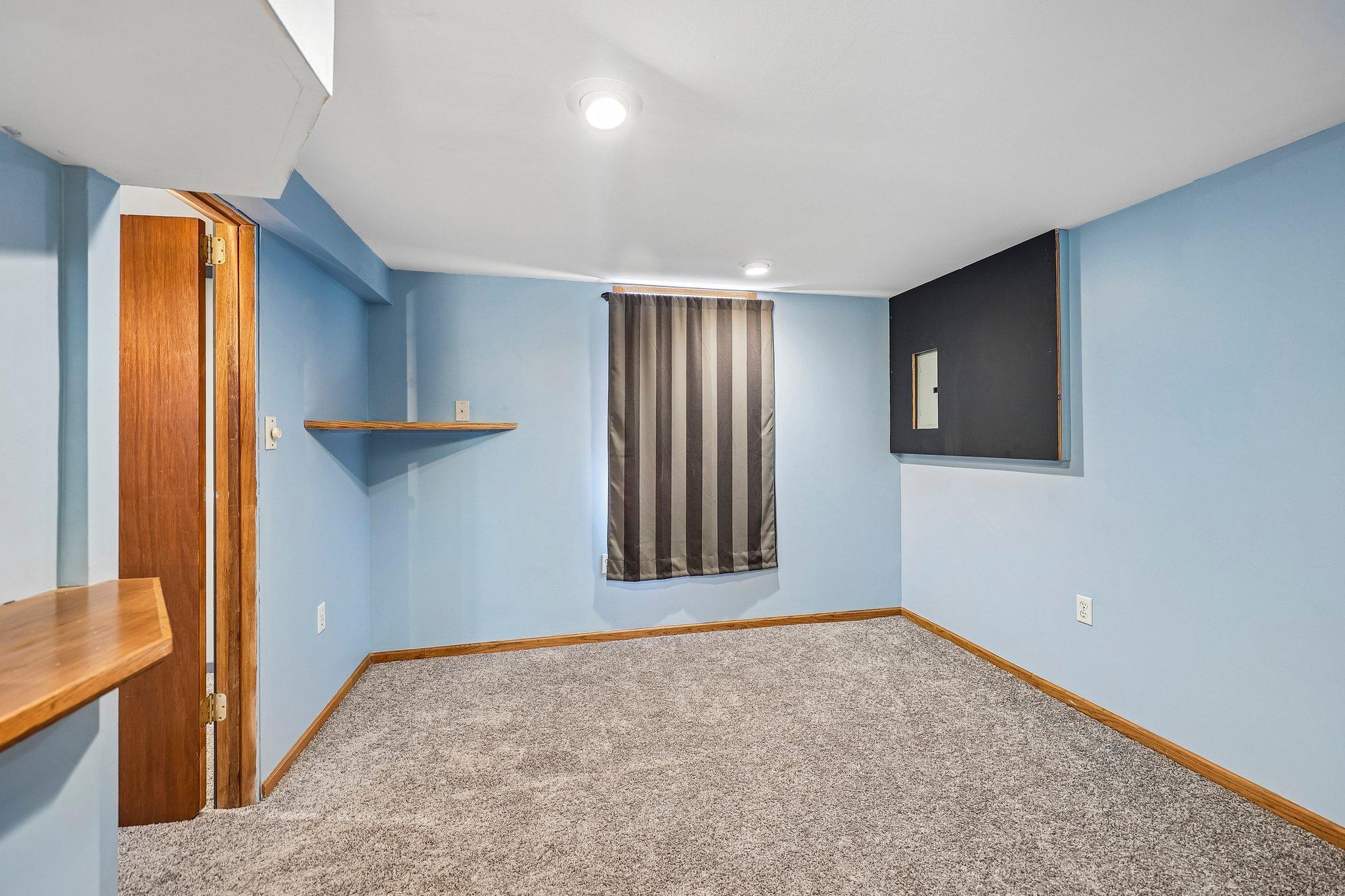 main property photo 25