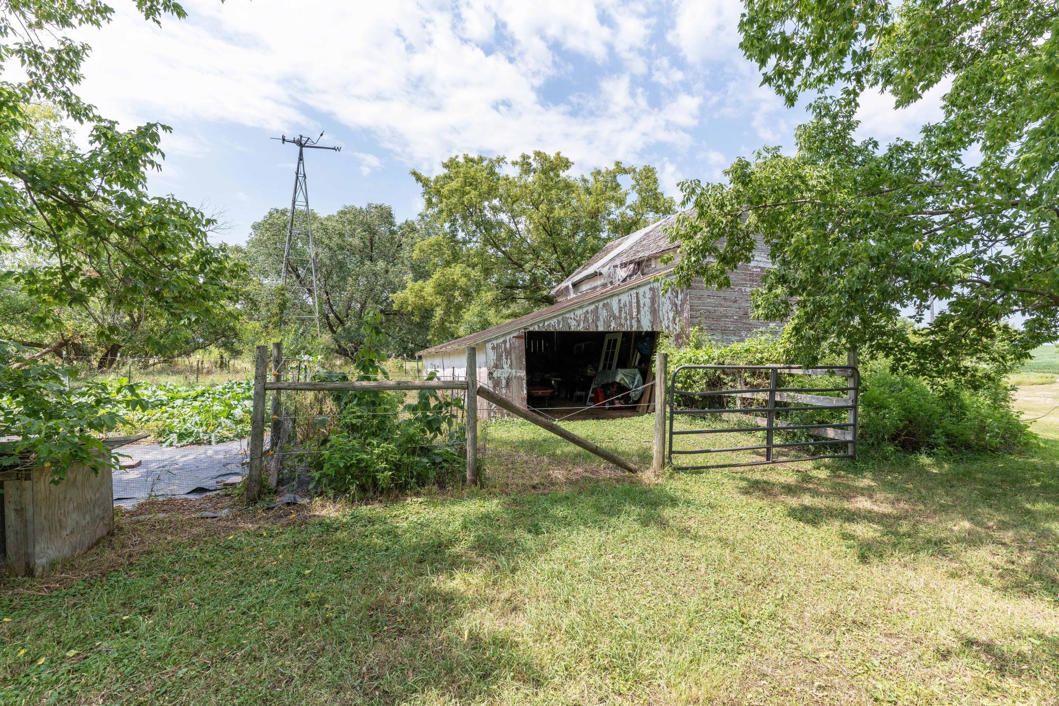 main property photo 36