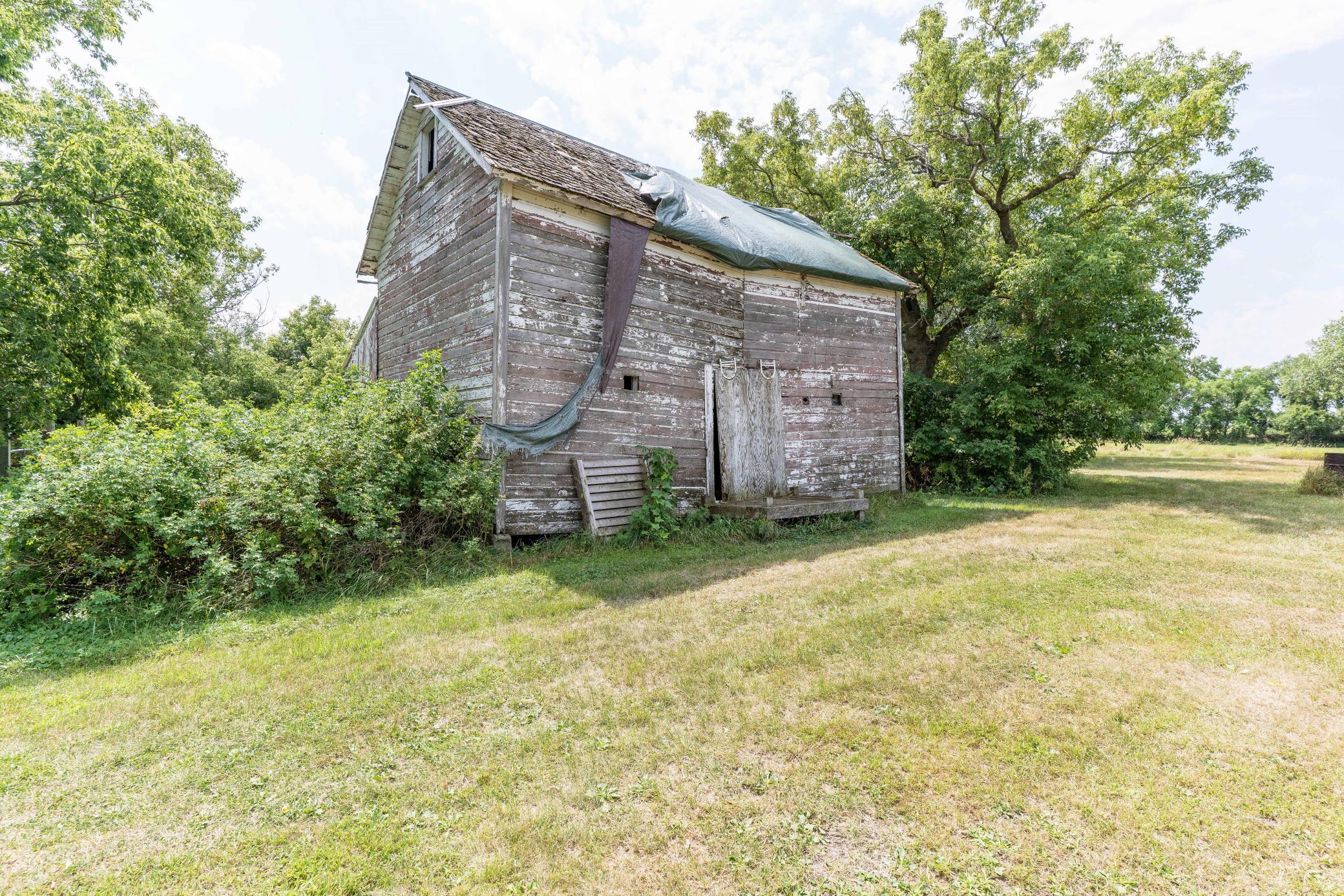 main property photo 37