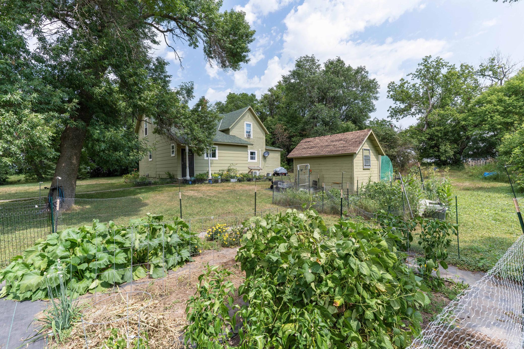 main property photo 39