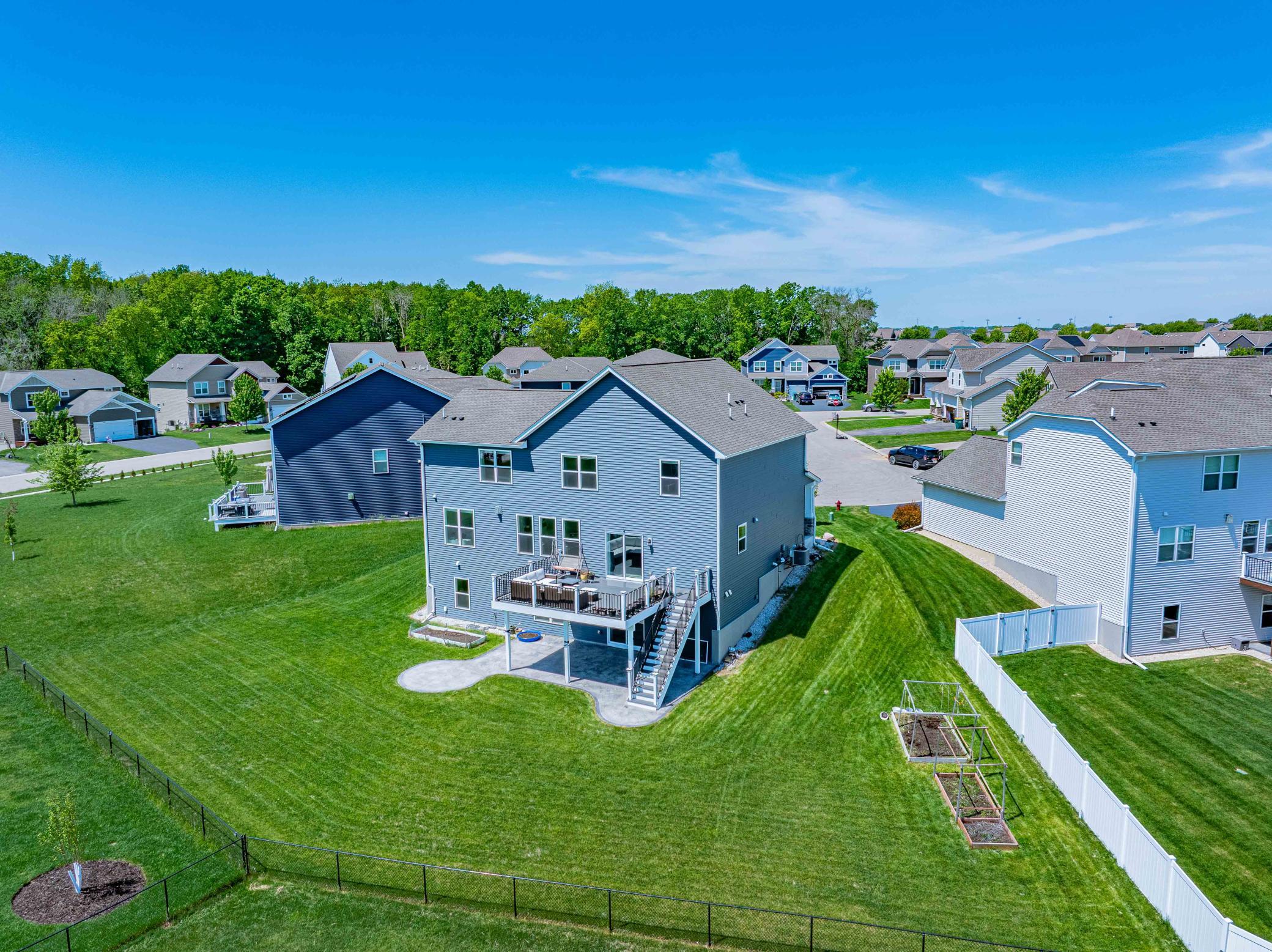 main property photo 78